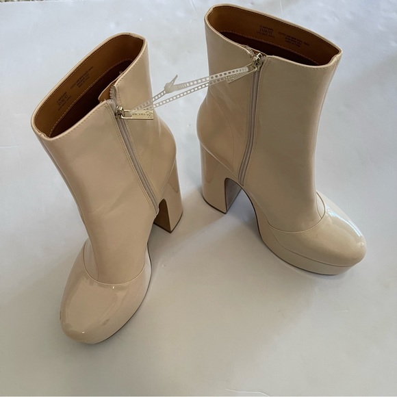 Round Toe Jessica Simpson Women’s Platform Bootie - Picture 6 of 7